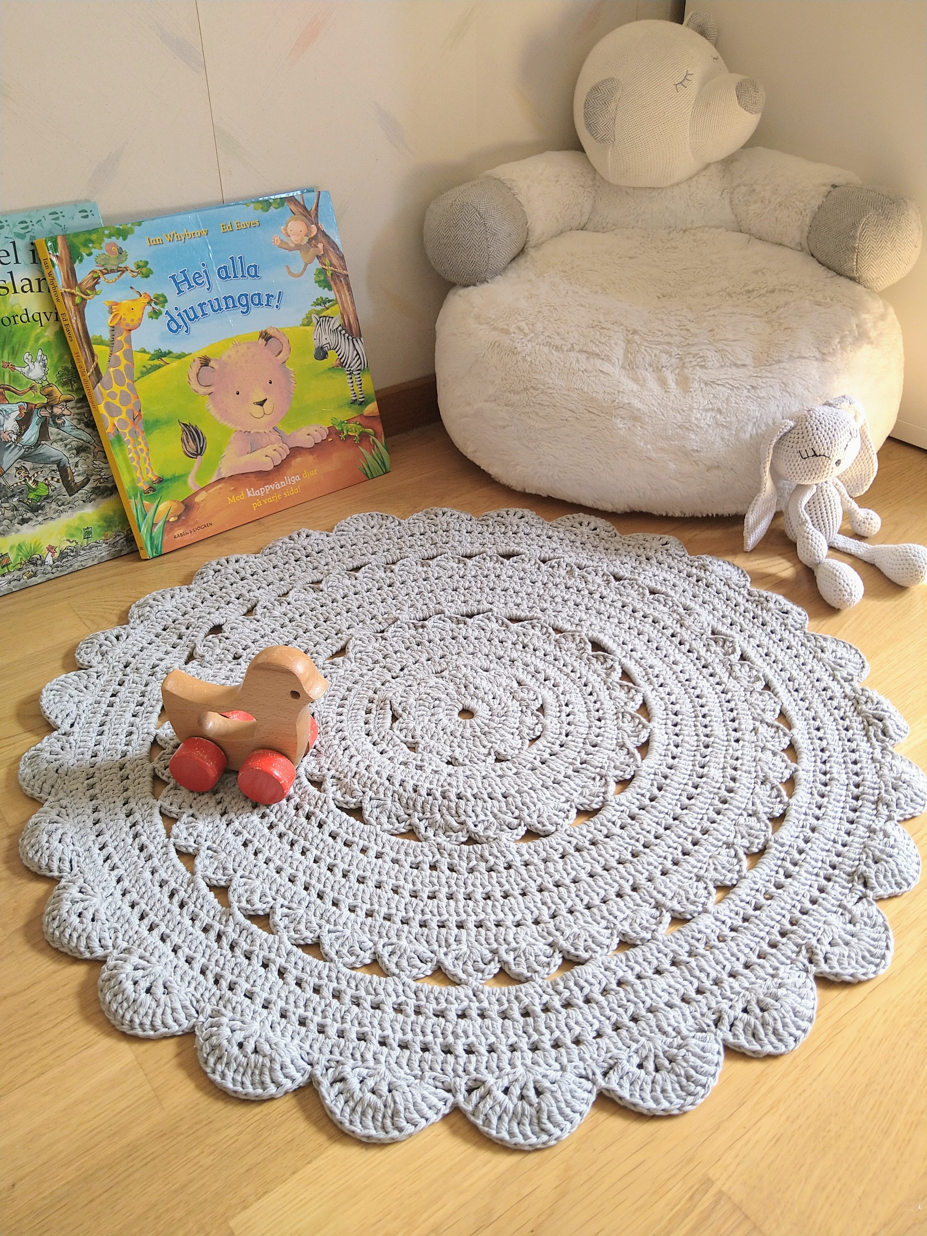 Crocheted Mat1